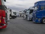 varios_camiones_estacionados_inmediaciones_mercabarna_dia_comenzado_huelga