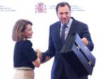 Raquel Sánchez entrega a Óscar Puente la cartera ministerial y el control de Aena, la joya bursátil del Estado.