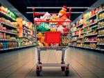 carro-compras-lleno-productos-dentro-supermercado