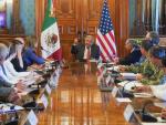 El presidente de México, Andrés Manuel López Obrador, en una reunión con la asesora de Seguridad Nacional de los Estados Unidos, Elizabeth Sherwood Randall
