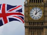 Big Ben con la bandera de Reino Unido