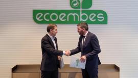 El consejero de Agricultura y Medio Ambiente de la Región de Murcia, Antonio Luego, junto al consejero delegado de Ecoembes, Óscar Martín, firman acuerdo renovación convenio de colaboración el 02/5/2022.