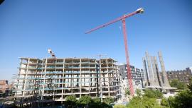 Un bloque de viviendas de San Francisco Javier VI en construcción, a 24 de agosto de 2023, en Madrid (España).