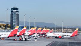 Aviones aparcados en las pistas durante el último día de la huelga del servicio de handling de Iberia