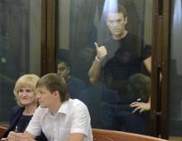 El opositor Navalni queda en libertad en una decisión sin precedentes de la Justicia rusa