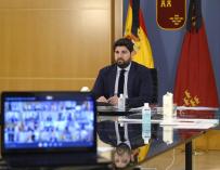 El presidente López Miras en la videoconferencia mantenida con Pedro Sánchez