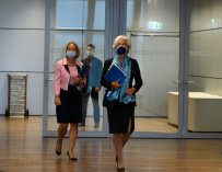 Lagarde porta mascarilla en su reunión del 4 de junio.