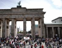 Al menos 18.000 personas se suman a la marcha de Berlín para denunciar las medidas contra la Covid-19