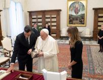 El presidente del Gobierno, Pedro Sánchez, se reúne con el papa Francisco, en la Ciudad el Vaticano a 24 de octubre de 2020