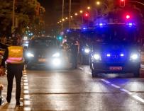 Los distintos cuerpos de policía tomaron las calles de Sevilla para controlar el toque de queda.