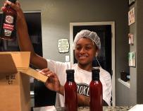 La joven de 16 años que se hizo rica vendiendo su salsa casera de barbacoa
