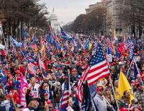 Miles de seguidores de Donald Trump se manifiestan en Washington DC.