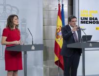 Yolanda Díaz y José Luis Escrivá, en una comparecencia pública / Moncloa