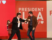 El presidente del Gobierno, Pedro Sánchez, en un acto de campaña con el candidato del PSC, Salvador Illa.-