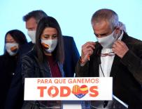 El candidato a la presidencia de la Generalitat por Ciudadanos Carlos Carrizosa y la presidenta del partido Inés Arrimadas comparecen para valorar los resultados electorales.