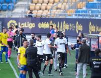 El partido Valencia-Cádiz estuvo parado este sábado durante media hora por un enfrentamiento entre Diakhaby y Cala.