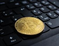 A finales del mes de abril de 2021, un bitcoin equivale a más de 40.000 euros