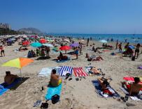 Miles de turistas acuden al levante español en los primeros días de Julio coincidiendo con el fin de semana
