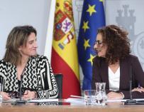 La ministra de Transición Ecológica, Teresa Ribera, y la titular de Hacienda, María Jesús Montero