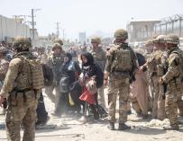 EEUU ordena a las aerolíneas comerciales que ayuden en las evacuaciones de los afganos