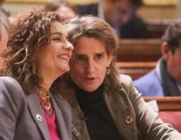 La ministra de Hacienda, María Jesús Montero, y la ministra para la Transición Ecológica y el Reto Demográfico, Teresa Ribera