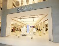 Inditex.- Zara abre en Stratford (Londres) su nueva flagship con una sección específica online y cajas de autopago (Foto de ARCHIVO) 17/5/2018