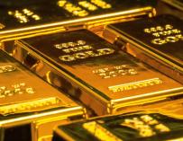 Los tambores de una nueva crisis financiera devuelven su brillo al oro