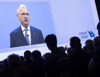 El presidente de Credit Suisse se disculpa con los accionistas por la caída del banco