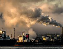 El FMI apuesta por gravar el carbono: "quien contamina, paga"
