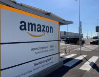 Amazon introduce las máquinas de embalaje que crean bolas de pape a medida