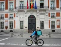 Bruselas registra varios locales de reparto de comida por sospechas de monopolio