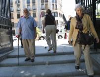 Los pensionistas pierden de media el 26% de sus ingresos al llegar a la jubilación, según la OCU