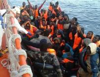 Llegan a las costas de Andalucía y Canarias un centenar de inmigrantes en cuatro pateras
