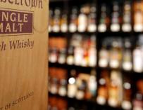 Venderán réplicas del whisky hallado tras un siglo enterrado en la Antártida