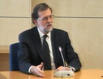 Rajoy niega conocer una caja B y sobresueldos y vio "razonable" dejar a Bárcenas un coche del PP y una sala