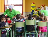 La Junta baraja nuevas actuaciones en el ámbito alimenticio contra la obesidad en los centros educativos