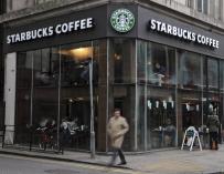 Polémica en Los Ángeles por la apertura de un "Starbucks tonto"