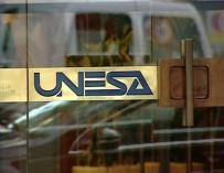 Logo de la antigua Unesa en su sede.