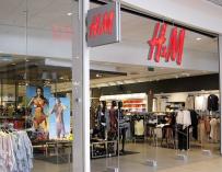 H&M da descuentos por ropa usada: se conjura para recolectar 20.000 toneladas