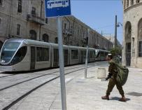 El tranvía de Jerusalén es suspendido tras ser apuñalada una soldado israelí