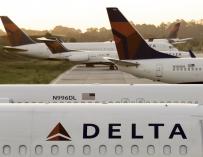 Delta Airlines cancela 800 vuelos este lunes por el huracán 'Irma'