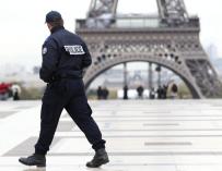 La policía estrecha el cerco al tirador de París con ADN y huellas dactilares
