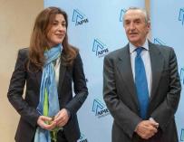 María Fernández, vicepresidenta de la CNMC, con el presidente José María Marín.