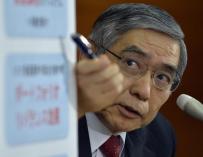 Kuroda dice que la flexibilización en Japón durará hasta que haya inflación