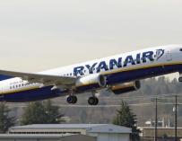 Unión de Consumidores demanda a Ryanair por negarse a indemnizar a una viajera cántabra cuyo vuelo fue cancelado