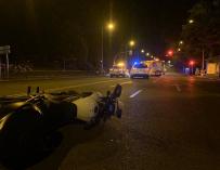 Muere un hombre en moto en Madrid tras impactar contra un semáforo