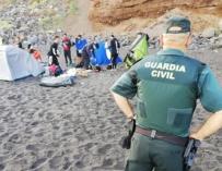 Desalojan a 62 campistas en la playa de Los Patos (Tenerife)
