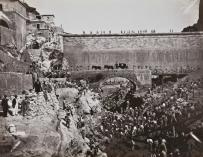 Imagen del Canal de Isabel II y los prisioneros construyendo el Pontón de la Oliva.