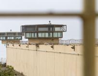 Garitas de vigilancia de la prisión almeriense de El Acebuche.