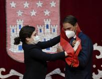 Isabel Díaz Ayuso, entrega al tenista Rafael Nadal la Gran Cruz de la Orden del Dos de Mayo